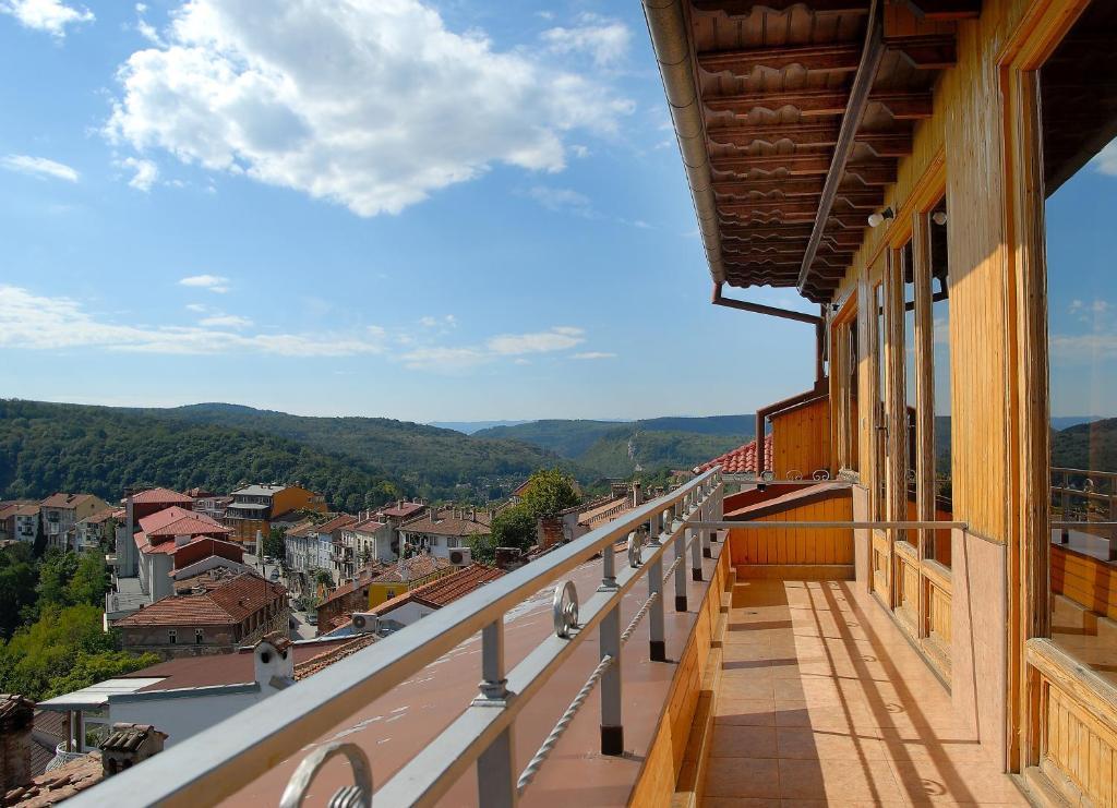 Hotel Comfort Veliko Tŭrnovo Eksteriør bilde